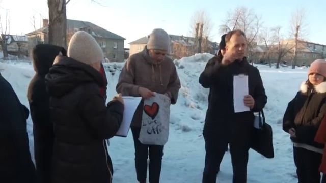 Детская площадка вместо пустыря.