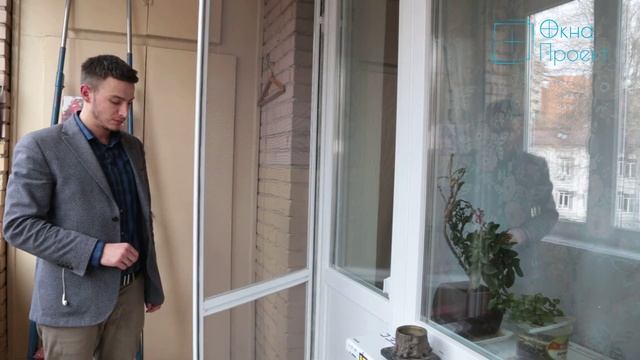 Дверная москитная сетка с доводчиком обзор от Окна Проект смотреть онлайн