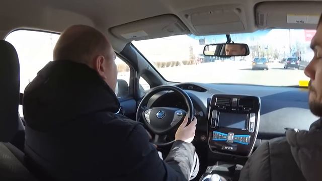 СТОИТ ЛИ ПОКУПАТЬ НИССАН ЛИФ? ЗАДАЕМ ВОПРОСЫ НА ТЕСТ ДРАЙВ