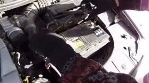 Снятие аккумулятора на Рено Меган 2