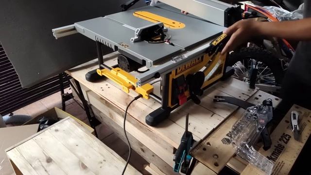 DEWALT DWE7492 Table Saw смотреть онлайн