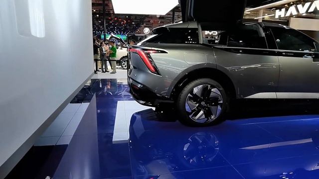 Auto Show - HiPhi X,Y,Z In-depth Walkaround смотреть онлайн