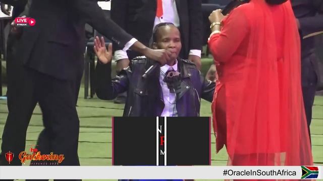 THIS WILL SHOCK YOU !! ACCURATE PROPHECY || ORACLE LOCATES A MAN IN THE CROWD SOUTH AFRICA ?? смотреть онлайн