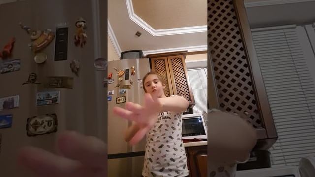 Супер классно танцует Супер классно танцует Baby baby смотреть онлайн