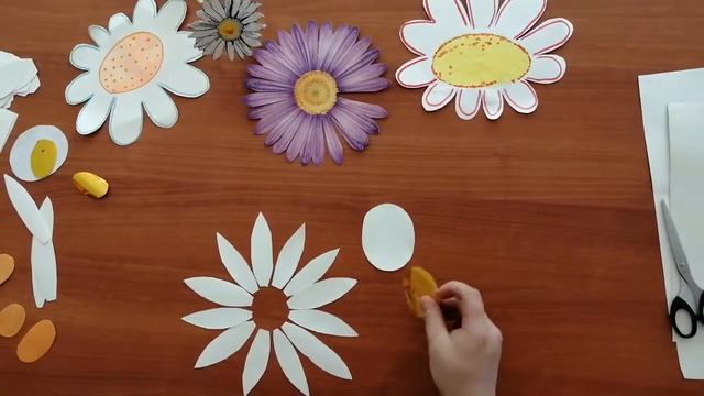 13.04.2020г. Видео занятие: Ромашка из цветной бумаги. Руководитель: Кондратюк Павел Евгеньевич. смотреть онлайн