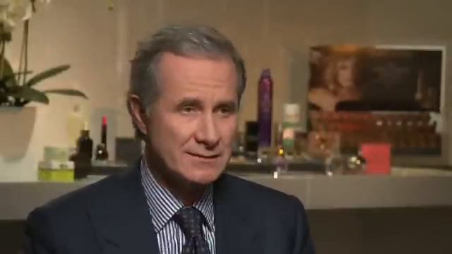 Estee Lauder CEO puts on a new face смотреть онлайн