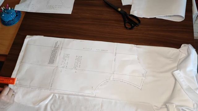 Как кроить футболку. Шитье и крой или пошив футболки!!! смотреть онлайн