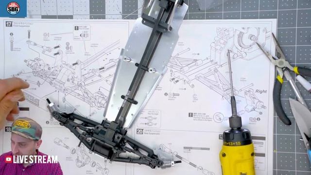 Kyosho Optima Mid LIVE BUILD смотреть онлайн