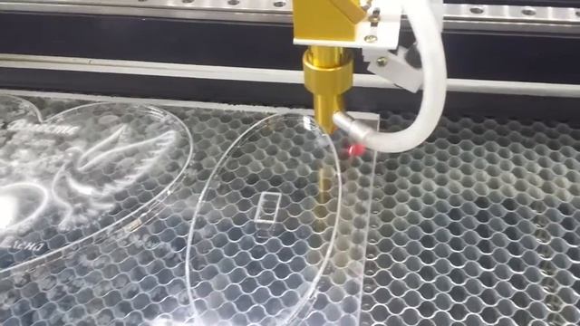 Лазер 50Вт. Резка акрила 10 мм. смотреть онлайн