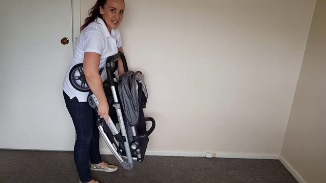 Folding the Uppababy Cruz смотреть онлайн