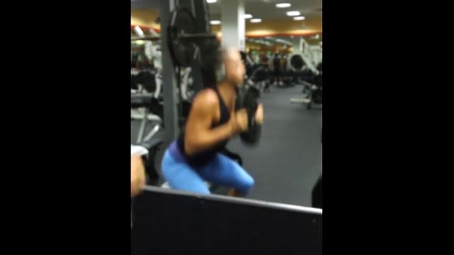 Присед - прыжок с весом/ Squat-jump with 25 lb смотреть онлайн