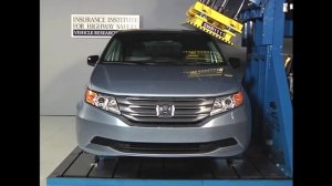IIHS Honda Odyssey Crash Test (1995-2021)