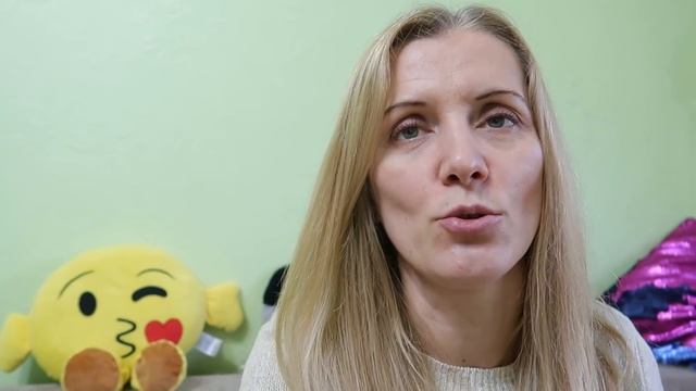 ВЛОГ Муж улетает без нас, мы остаемся мерзнуть.Кира влезла в свой детский костюм смотреть онлайн