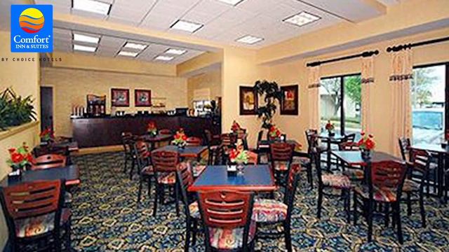 Comfort Inn & Suites Airport - San Antonio, TX смотреть онлайн