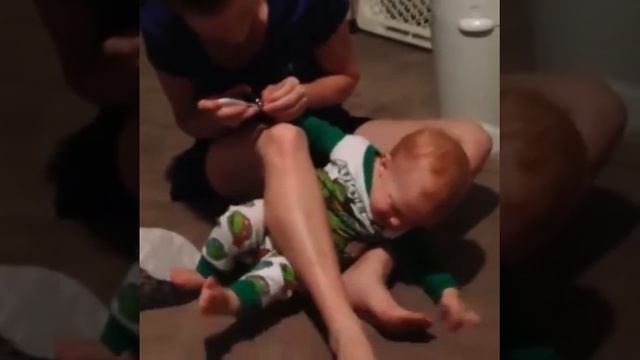Baby Nail Trimmer 1 смотреть онлайн