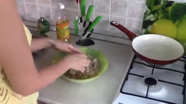 Сочные котлеты и вкусная перловка. Обед смотреть онлайн