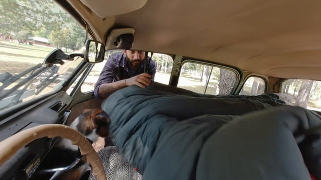 Como es una cama dentro del Renault 4? смотреть онлайн