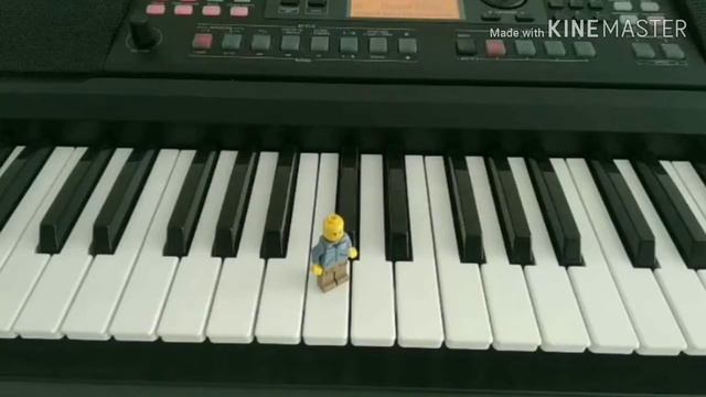 Lego men plays piano - stop motion смотреть онлайн