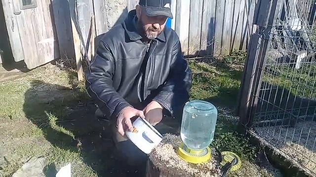 Поилки для пчел с соленой водой. смотреть онлайн