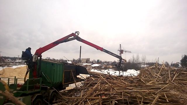 Рубка топливной щепы в кузов смотреть онлайн