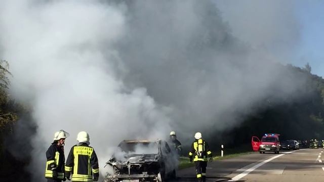 Feuerwehr Widdern - Einsatz PKW Brand A81 смотреть онлайн