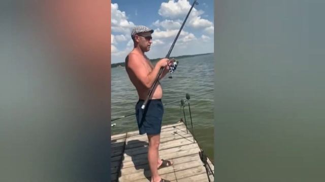 Ловля белого амура летом на Курахово. смотреть онлайн