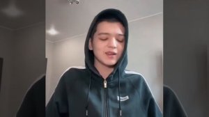 Акмаль поёт песню про маму 😪🥺❤️