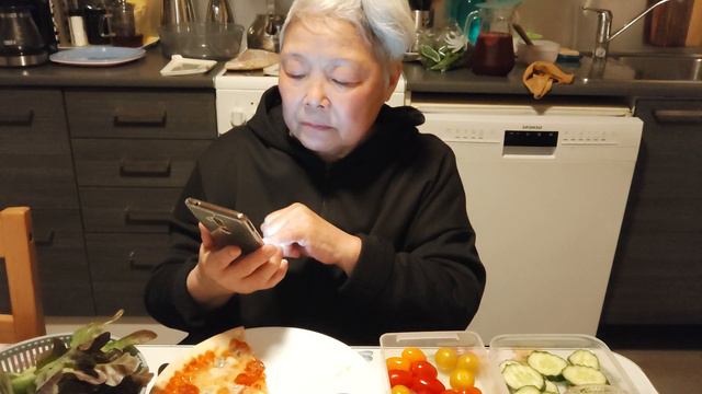 Мукбанг Пицца 👍💯🥬🍅🥒 смотреть онлайн