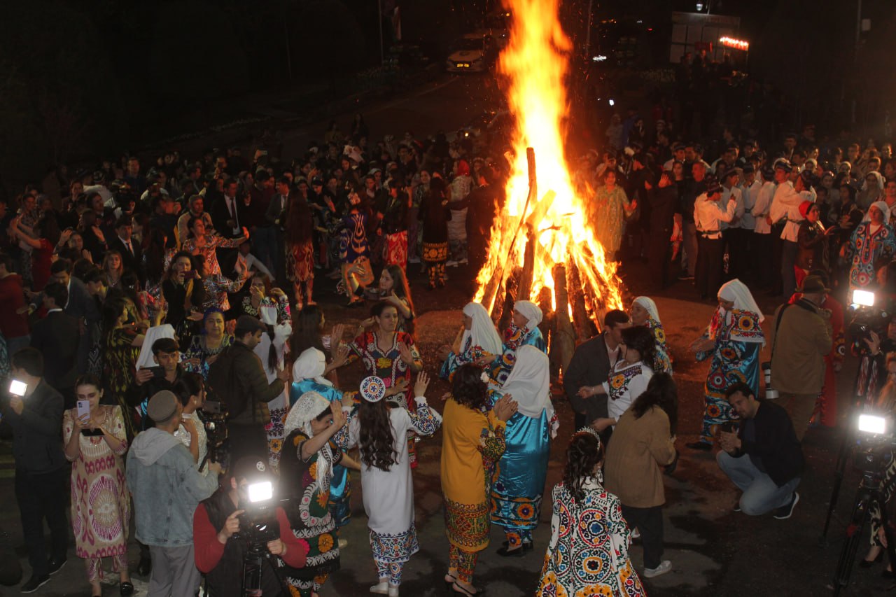 Навруз отметили в Душанбе | Новости Avesta #новости #нарвуз2023 смотреть онлайн