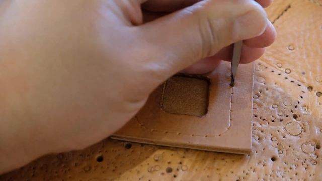Making A Leather Key Fob Cover (wet Molding) Leathercraft