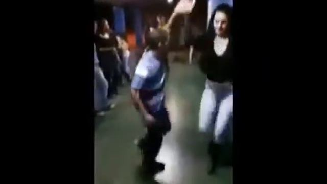 Приколы — Хорошему танцору ничего не мешает