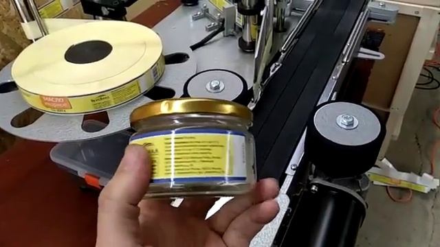 Этикетировочная машина с термоструйным принтером смотреть онлайн
