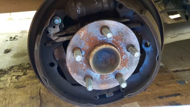 2003 - 2008 Toyota Matrix Rear Drum & Brake Shoe Replacement Part 1 смотреть онлайн