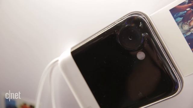 Oh Snap, the Polaroid is back! смотреть онлайн