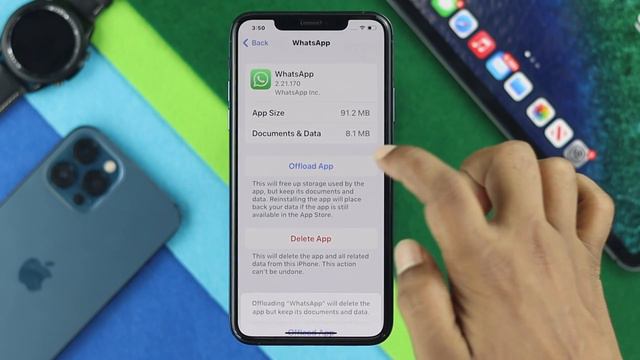 How to Fix- WhatsApp Keeps Crashing on iPhone! [iOS 15] смотреть онлайн