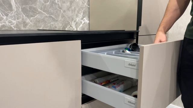 Обзор кухни и прихожей из AGT панелей смотреть онлайн