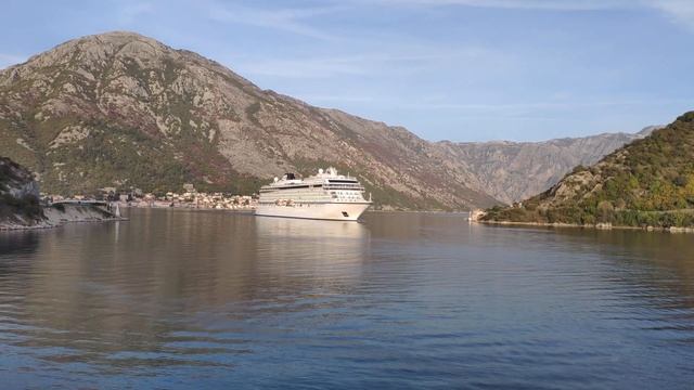 КРУИЗНЫЙ ЛАЙНЕР. ЧЕРНОГОРИЯ СЕГОДНЯ 2022. Montenegro today. Катаемся и прогуливаемся по Черногории. смотреть онлайн