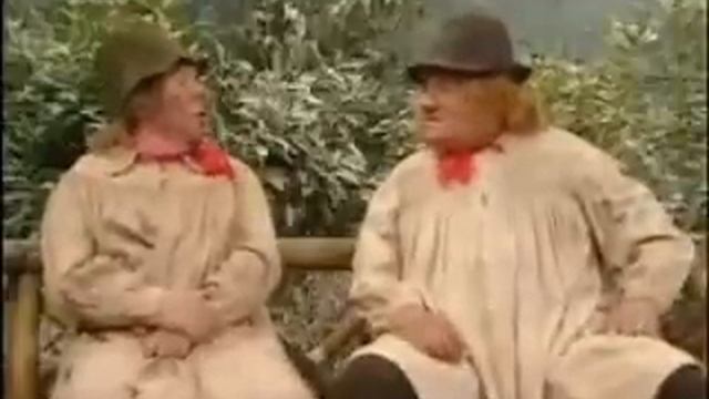 Two Ronnies - Yokels смотреть онлайн