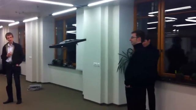 Павел Дуров играет в офисе смотреть онлайн