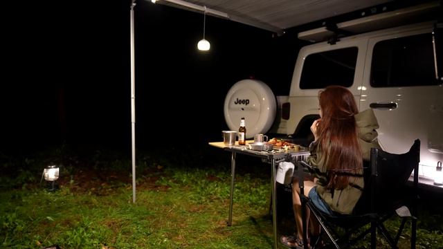 Mysterious forest in the Rain solo relaxing camping / Jeep wrangler camping setup смотреть онлайн