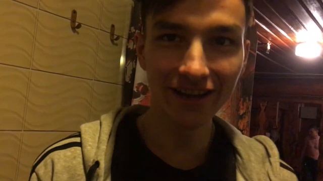 С пацанами в сауне