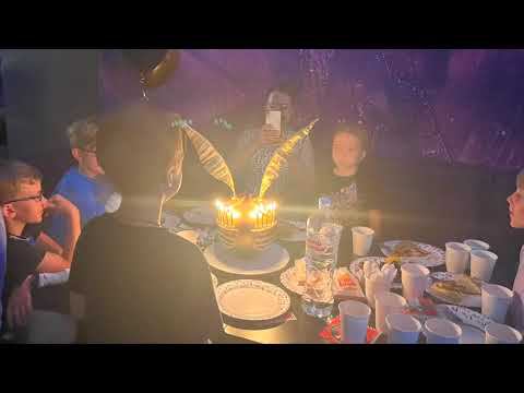 День рождение Артема в Zion смотреть онлайн