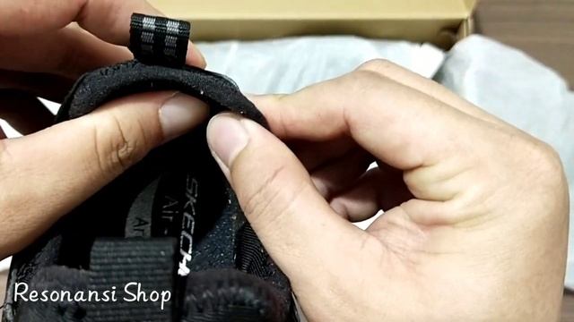SKECHERS ARCH FIT SKIP TRACER HITAM | UNBOXING смотреть онлайн