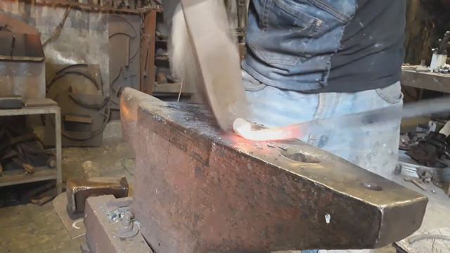 ВАЛЮТА С ОТТЯЖКОЙ -ЗАПЯТАЯ ТРИ ВАРИАНТА смотреть онлайн