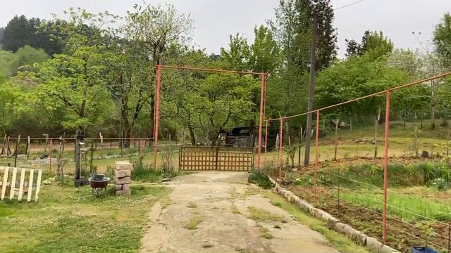 Продаётся земля 2000 кв.м., с домом, возле реки, рядом море, в Чайсубани, за 50000$. смотреть онлайн