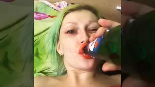 Цезарь поет старые песни! смотреть онлайн