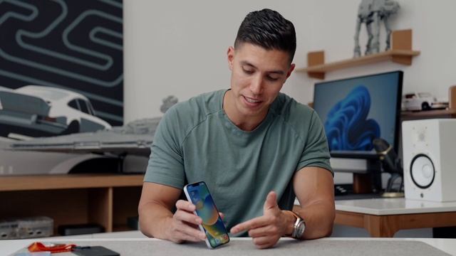 iPhone 14 Plus UNBOXING and REVIEW! смотреть онлайн