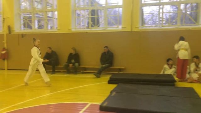 Белые пояс| научилась делать колесо без рук))) смотреть онлайн