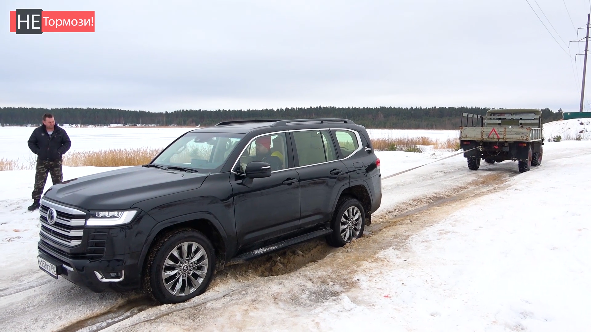 Новый Land Cruiser 300 против советского грузовика на бездорожье. Победитель забирает ВСЁ. смотреть онлайн