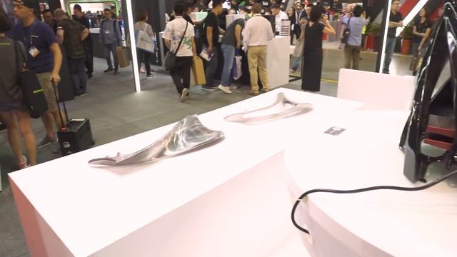 Custom Systems and Other Cool Stuff! - COMPUTEX 2018 смотреть онлайн
